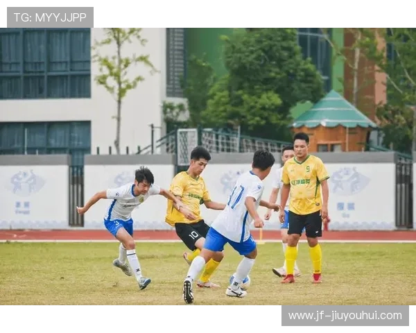 燃动绿茵热血对决展现球场强者气息铸就不灭足球荣耀