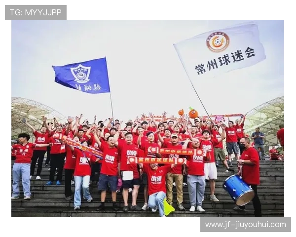 足球球迷专属针织帽温暖加持热爱赛场尽显个性风采